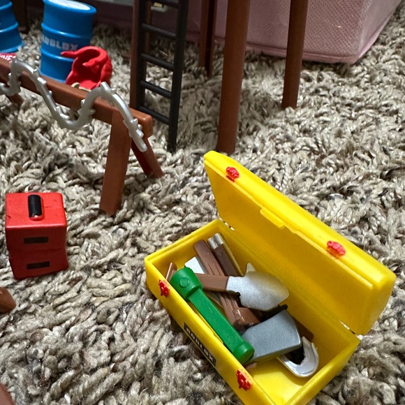 ROBLOX Zombie Toy Set - Picture 6 of 9